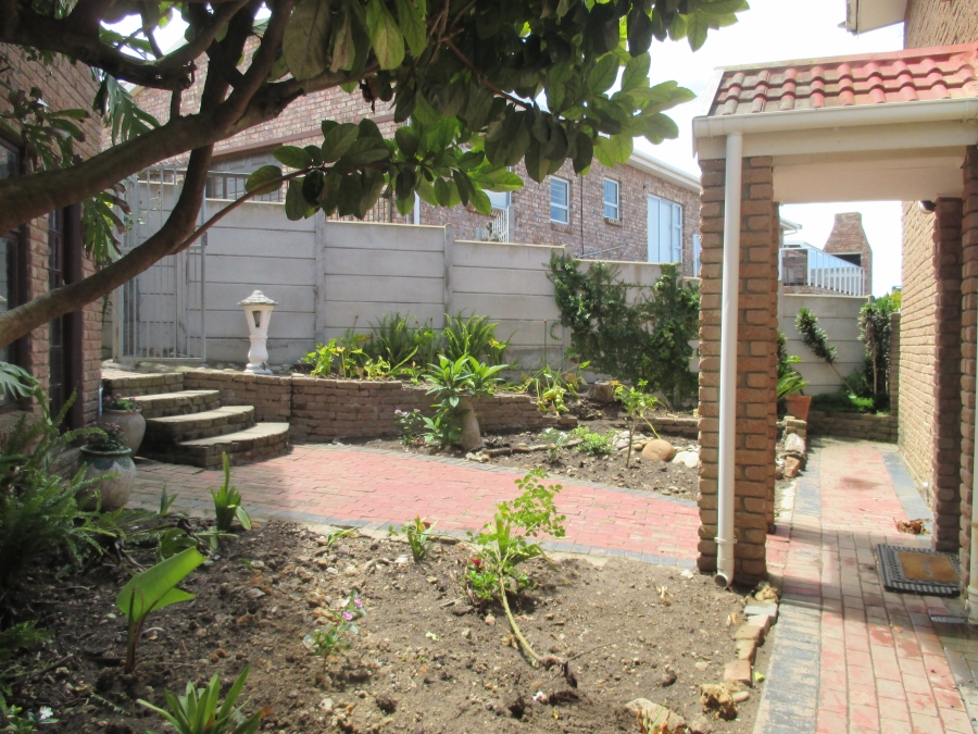 3 Bedroom Property for Sale in Dana Bay Western Cape